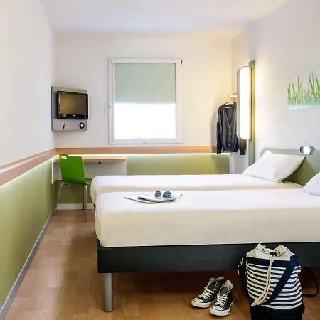 Ibis Budget Hotel *